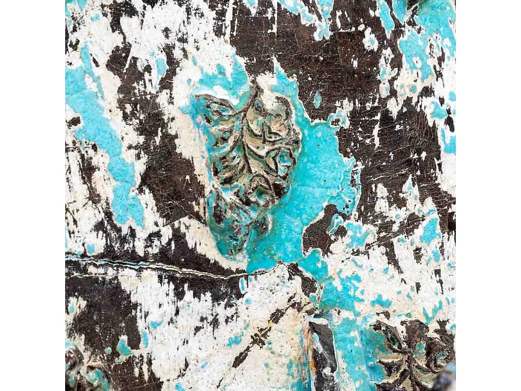 Cabide de madeira esculpida com acabamento artesanal azul antigo 16x0x8h cm