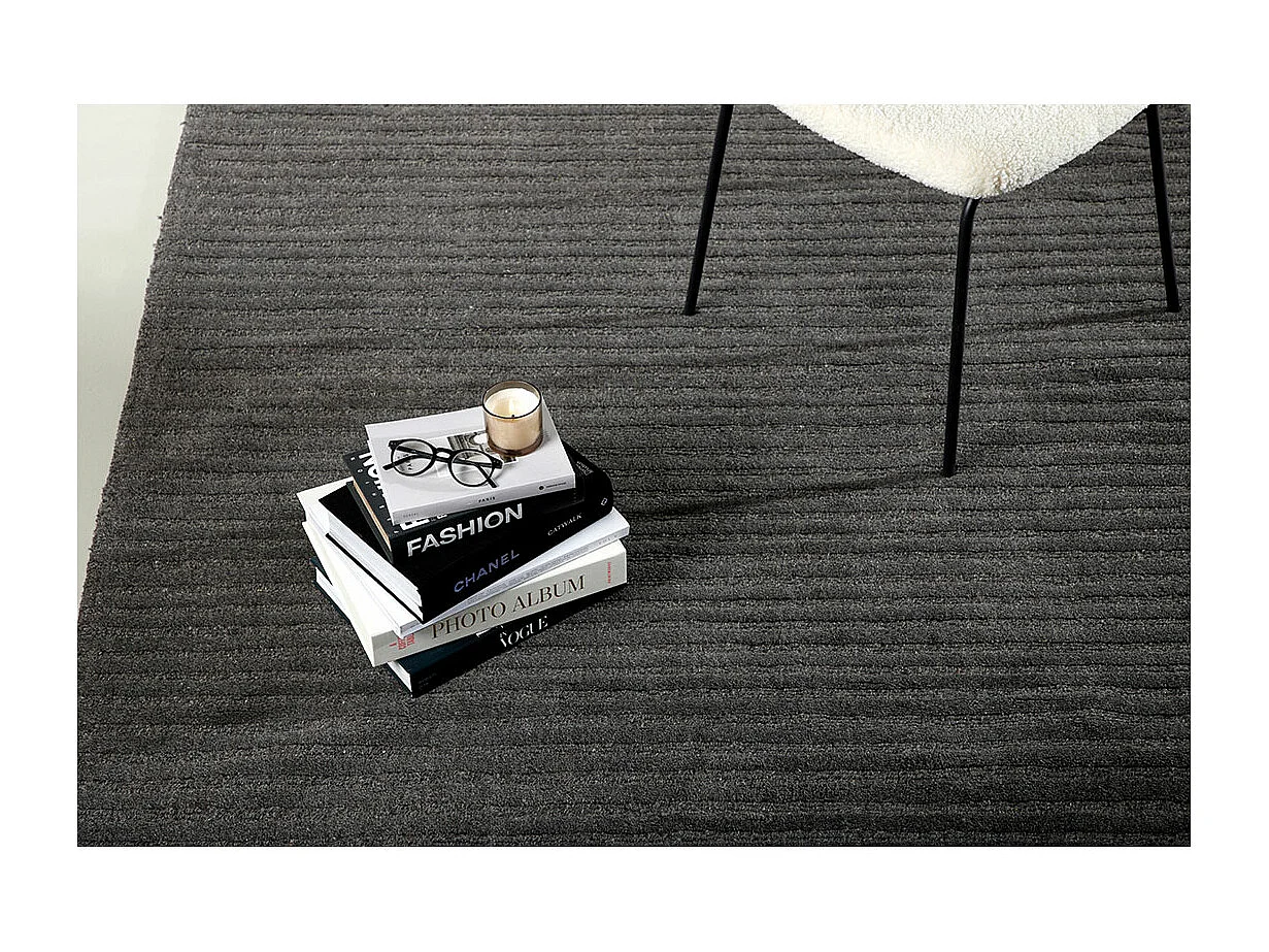 Milton vloerkleed 300x202cm donkergrijs.