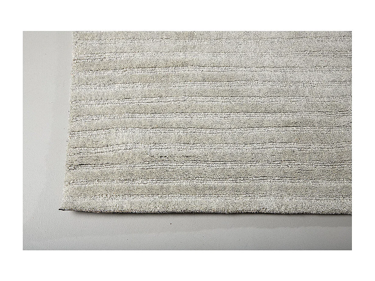 Milton vloerkleed 230x162cm lichtgrijs.