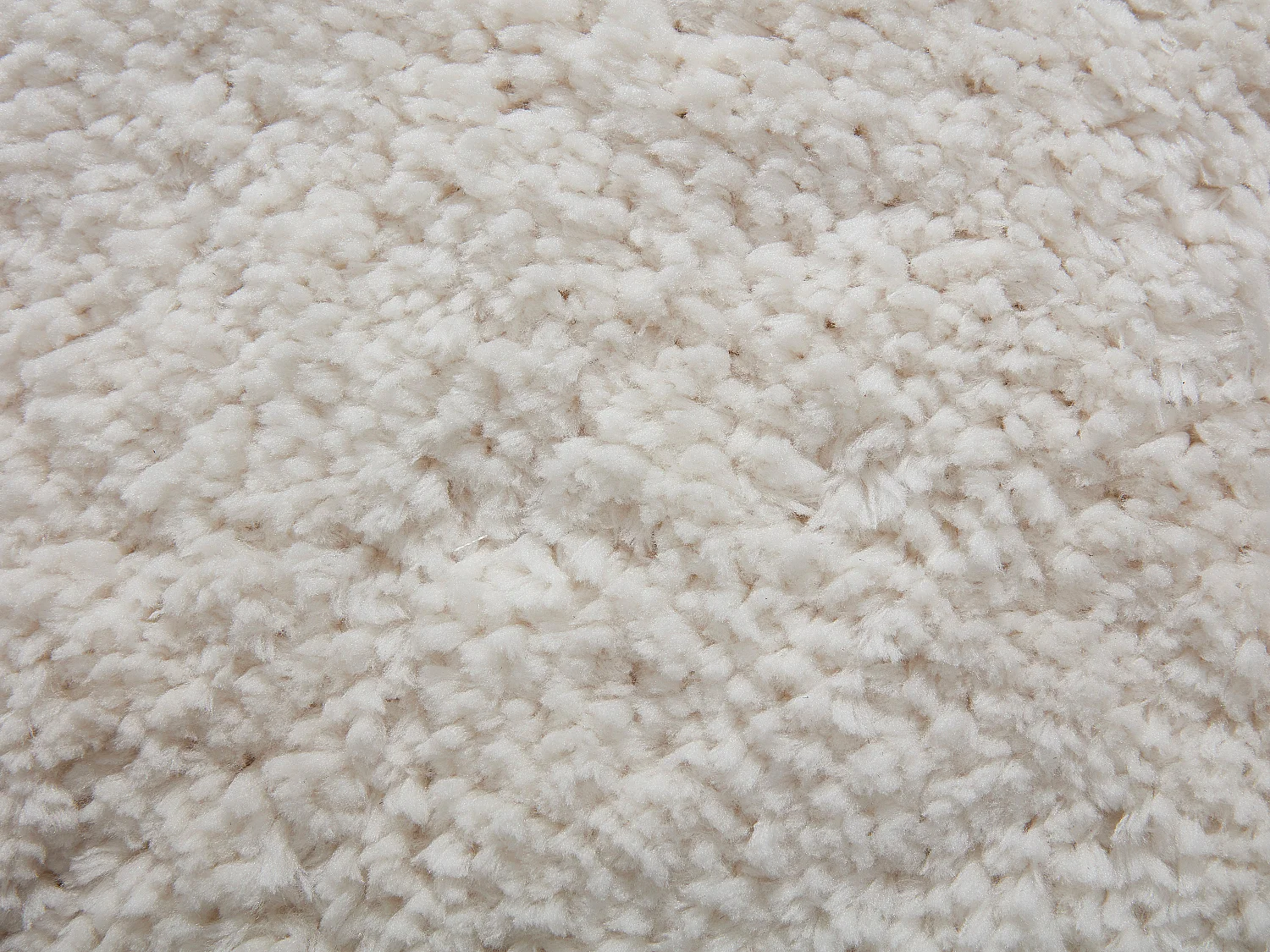 Tapis shaggy à poils longs bords ondulés - 160 x 230 cm - Blanc - NERIDA