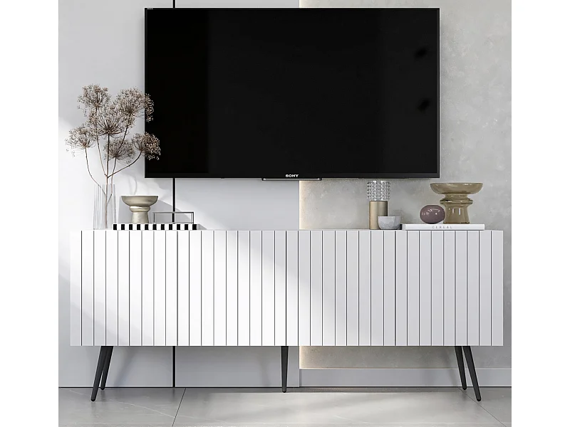 Meuble TV avec 4 portes - Corps Blanc mat, façades rainurées Blanc mat - 150 cm, pieds noirs