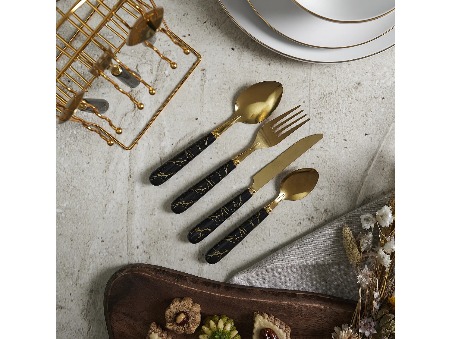 Menagere 24 Pieces Noir Et Dore Eclat Noir, Or