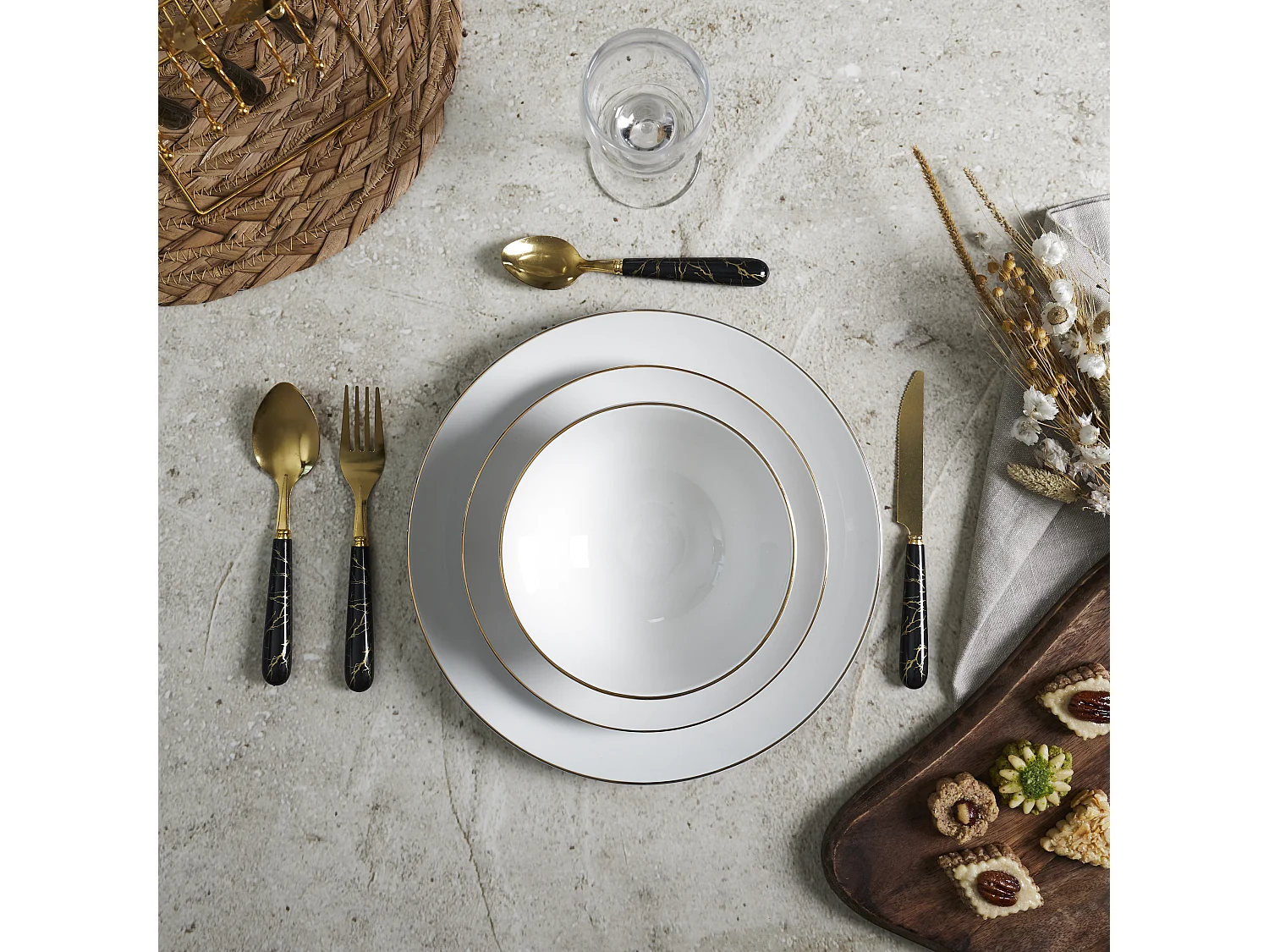 Menagere 24 Pieces Noir Et Dore Eclat Noir, Or