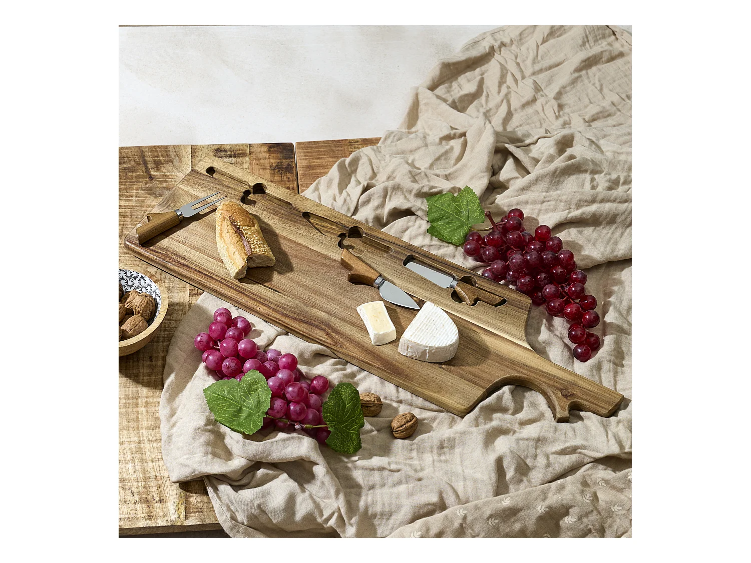 Planche A Fromage Acacia Avec 3 Couteaux Marron