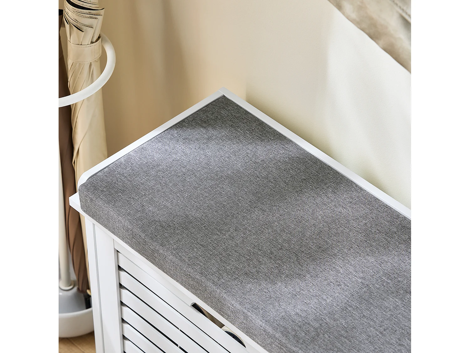 SoBuy Banc Chaussures Rangement Armoire à Chaussures Meuble d'entrée Coffre avec Abattant et Coussin pour Entrée Couloir Chambre Salon Blanc FSR184-K-W