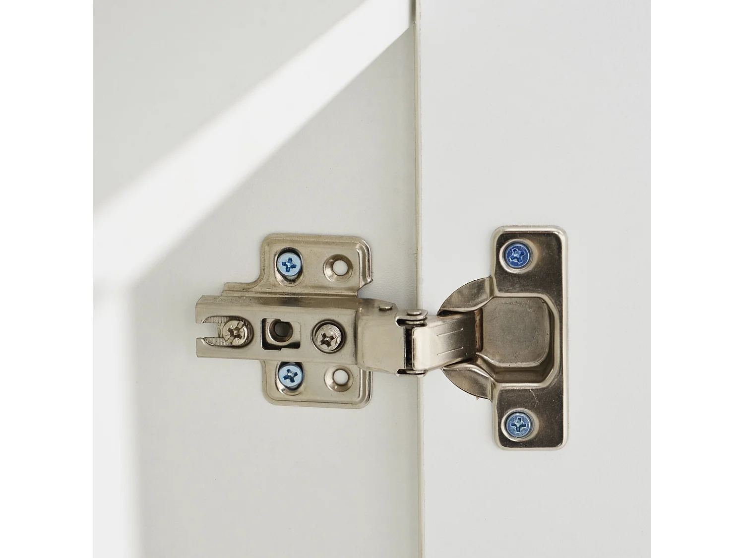 Buffet 3 portes et 1 niche - Panneau de particule - avec 16 couleurs LED et télécommande - Blanc