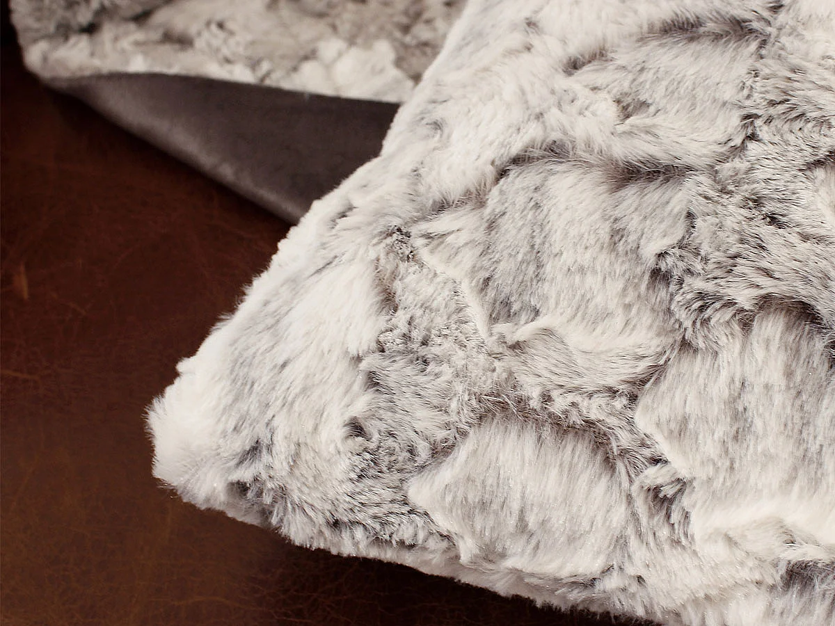 Coussin Déco Imitation Fourrure "Écorce" 40x40cm Gris