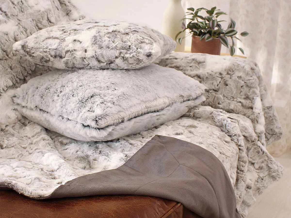 Coussin Déco Imitation Fourrure "Écorce" 40x40cm Gris