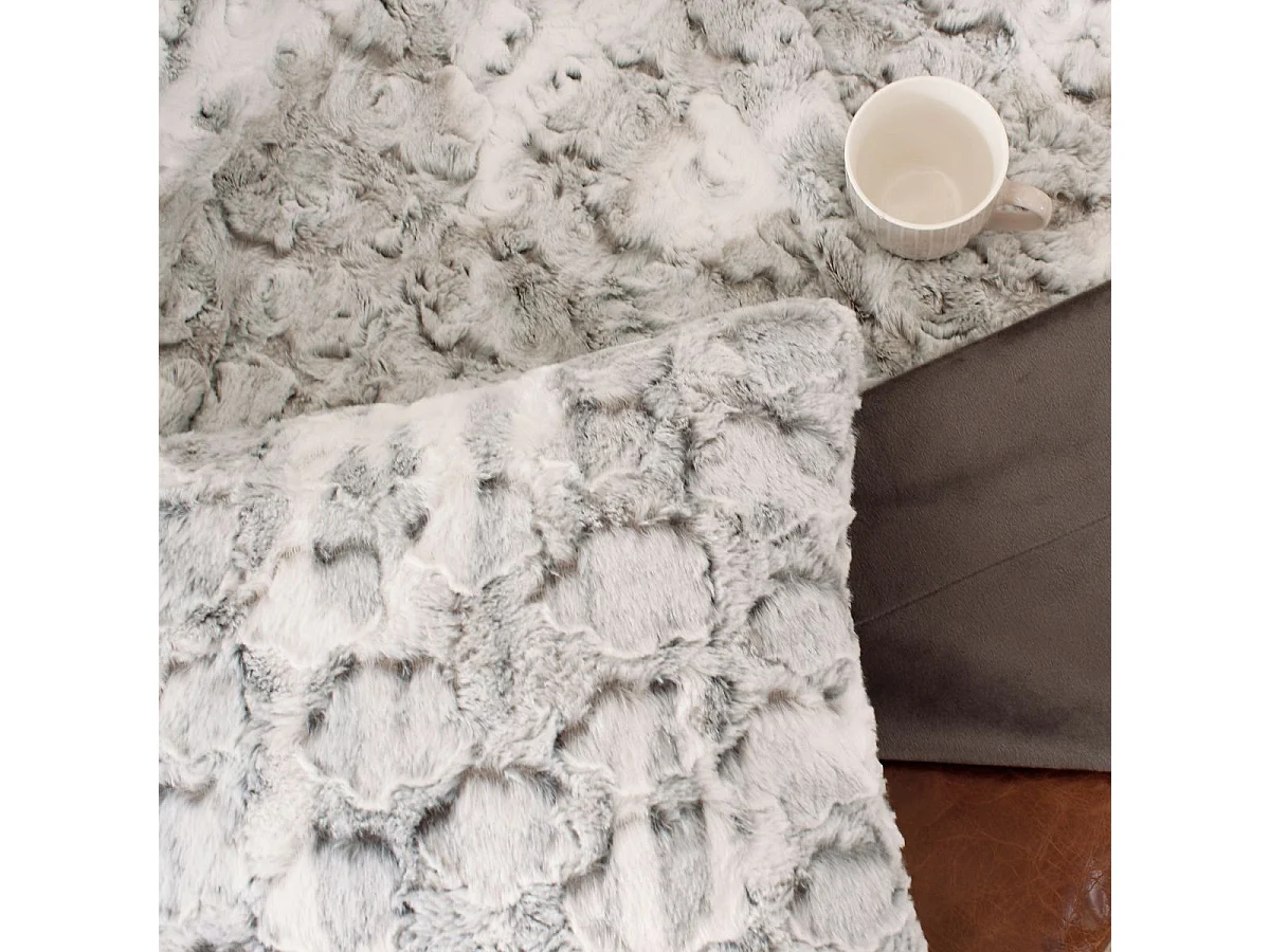 Coussin Déco Imitation Fourrure "Écorce" 40x40cm Gris