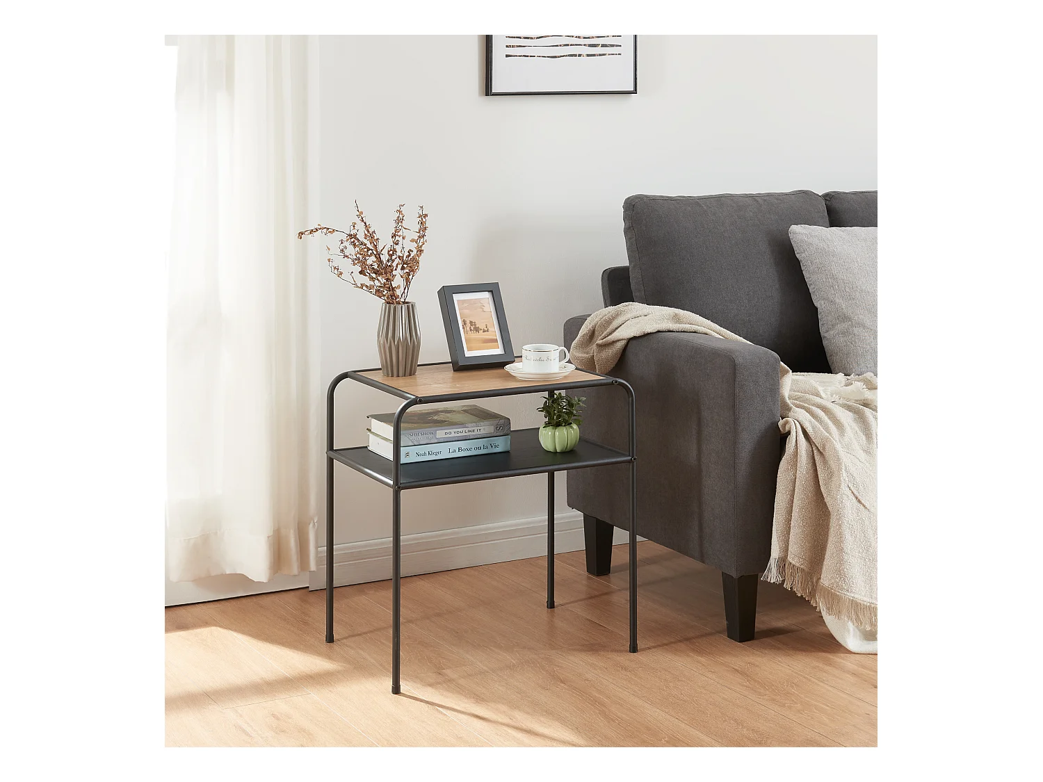 Table d'appoint Krødsherad avec plateau rectangulaire et étagère métal MDF 55 x 51 x 36 cm noir effet chêne [en.casa]