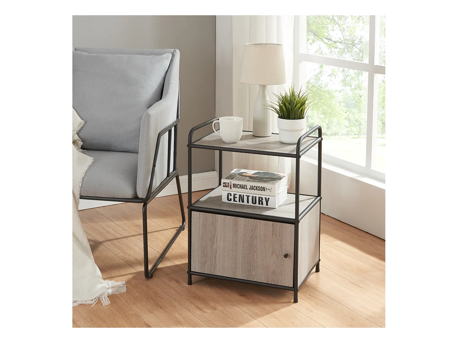 Table d'appoint Gulen avec porte d'armoire métal MDF 60 x 43 x 33 cm noir effet chêne [en.casa]