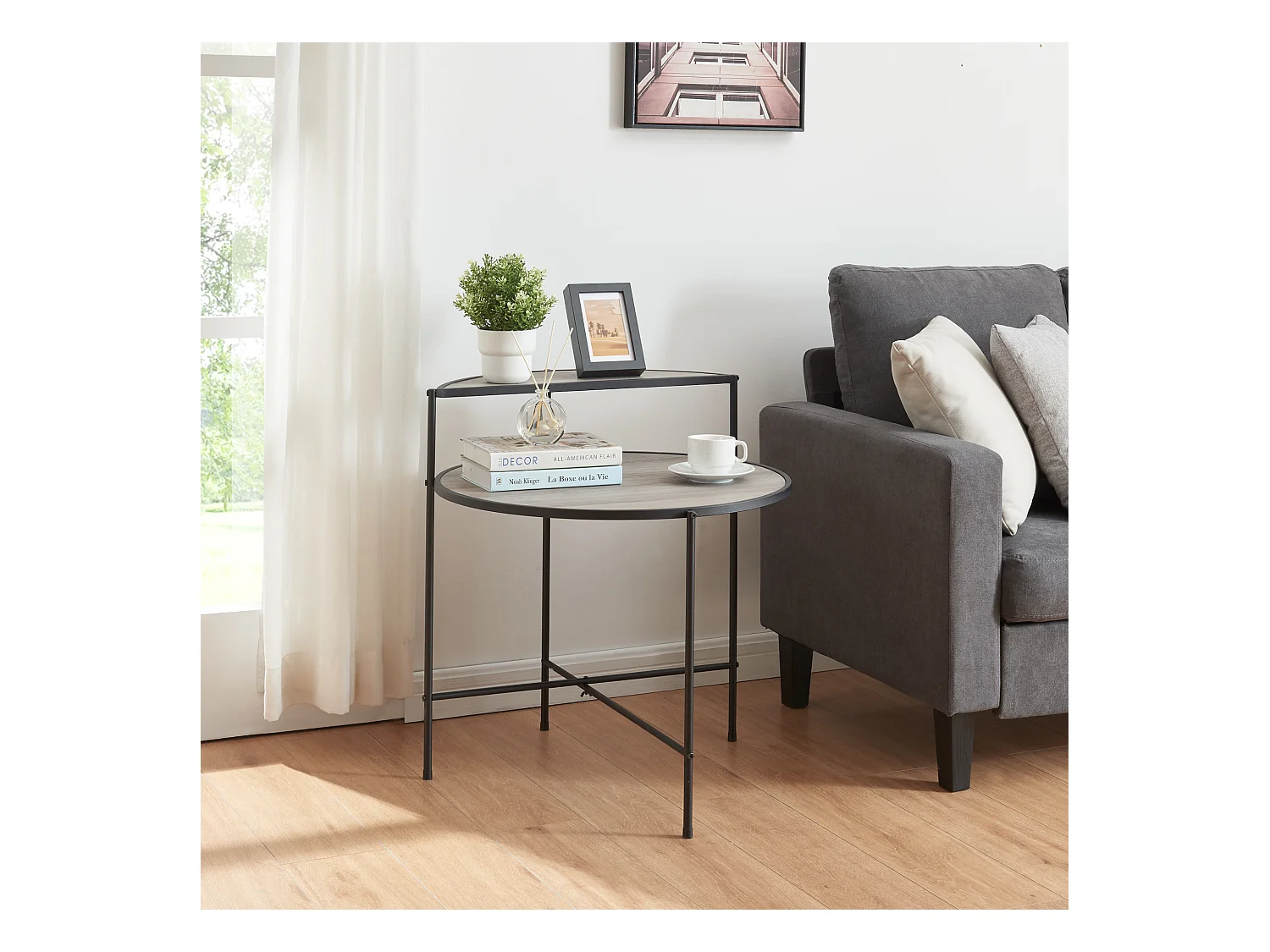 Table d'appoint ronde Fyresdal avec étagère métal MDF 68 x 62 cm noir effet chêne [en.casa]
