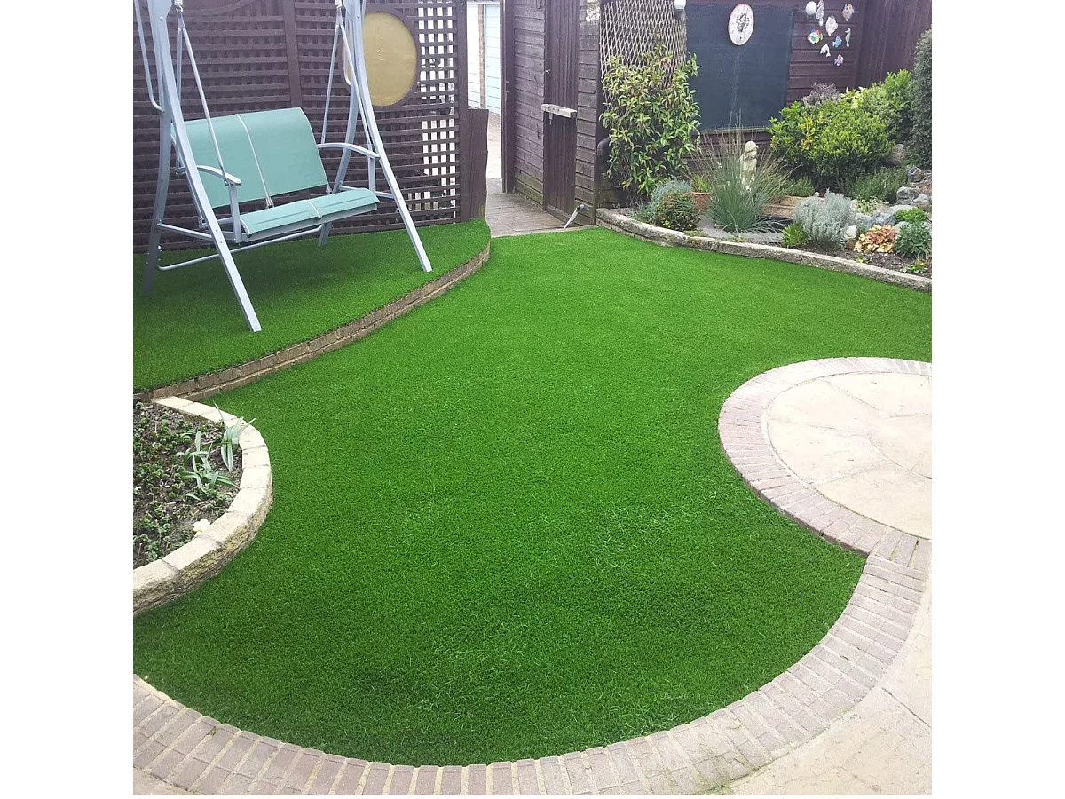 Prato Sintetico Realistico Giardino 4 Sfumature Anti UV Atossico Drenante Ideale per Piscina Terrazzo Aree Giochi Viali (40mm 1x20mt 20mq)