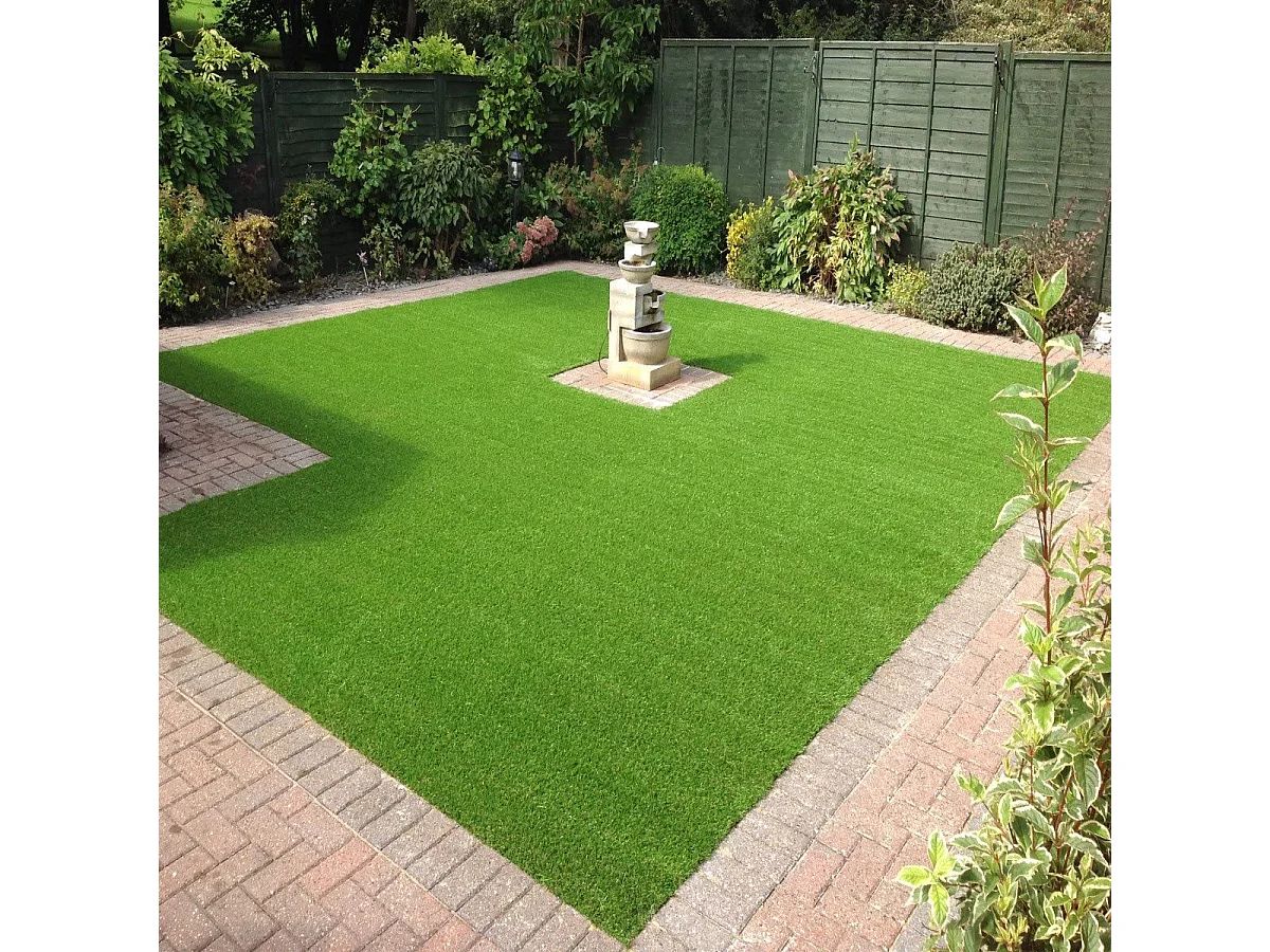 Prato Sintetico Realistico Giardino 4 Sfumature Anti UV Atossico Drenante Ideale per Piscina Terrazzo Aree Giochi Viali (40mm 1x10mt 10mq)