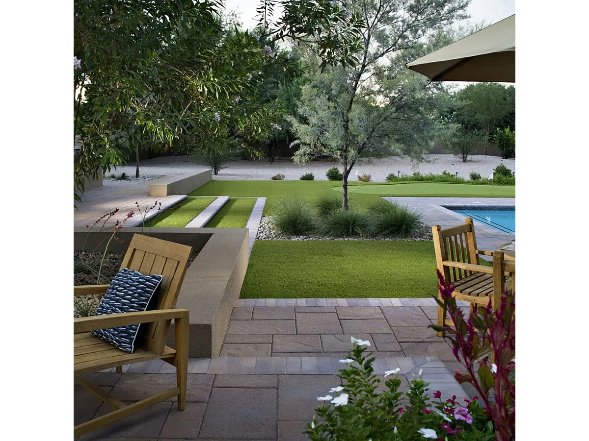 Prato Sintetico Realistico Giardino 4 Sfumature Anti UV Atossico Drenante Ideale per Piscina Terrazzo Aree Giochi Viali (30mm 1x5mt 5mq)