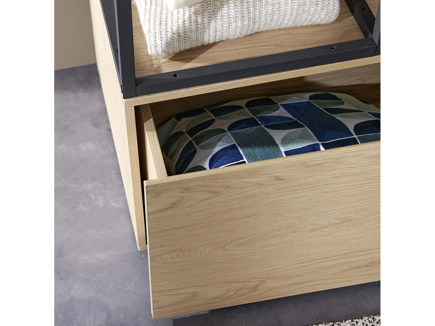 Posten mit 2 KADRA-Dachboden-Kleiderständern