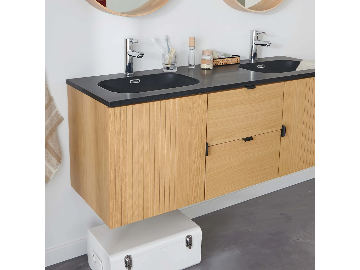 Mueble alto STUDIO de roble doble de 140 cm con encimera de resina