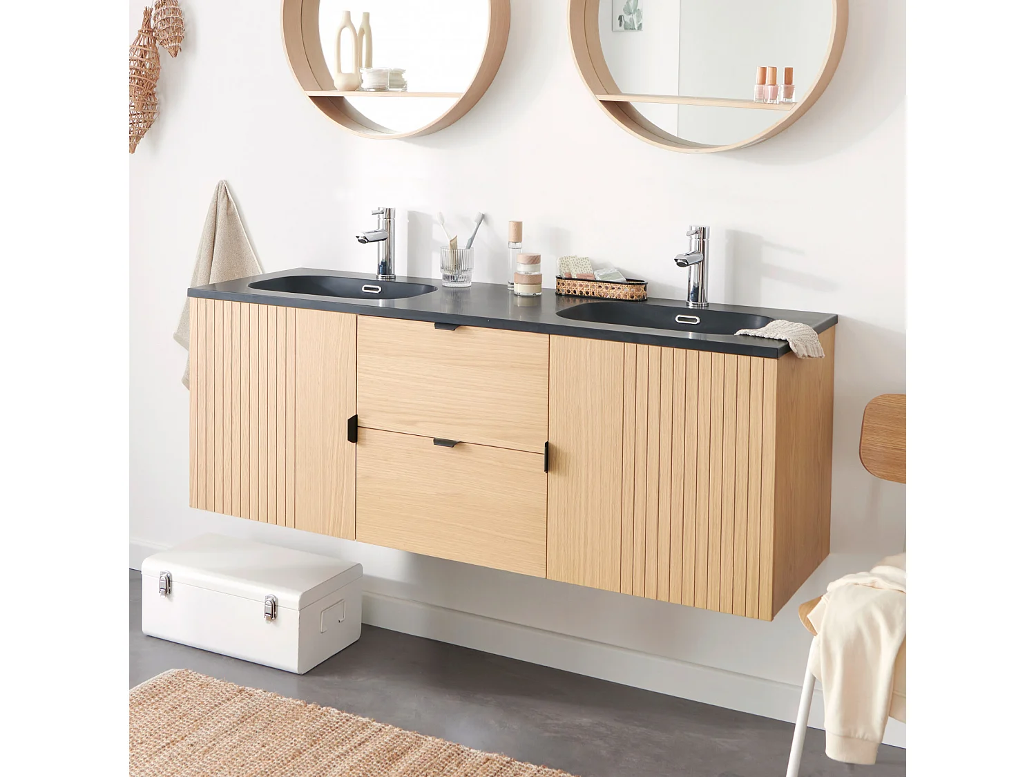 STUDIO eiken wandcloset met dubbele wastafel