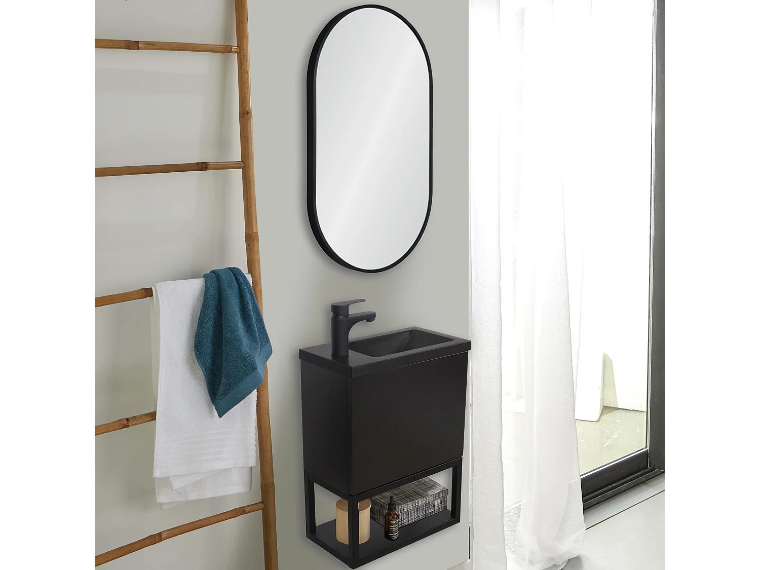 NOVA wandwastafelset van metaal en hout met zwarte kraan