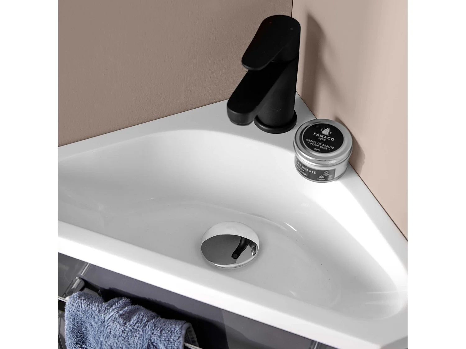 Ensemble lave-mains d'angle suspendu avec robinet noir