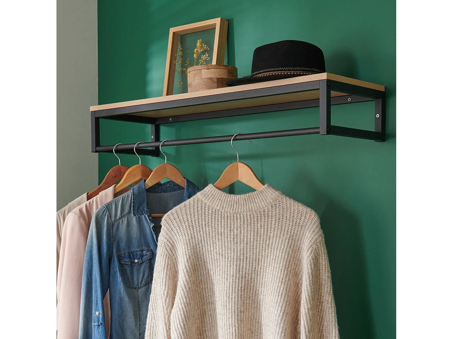 Armadio a muro in legno e metallo GRIF