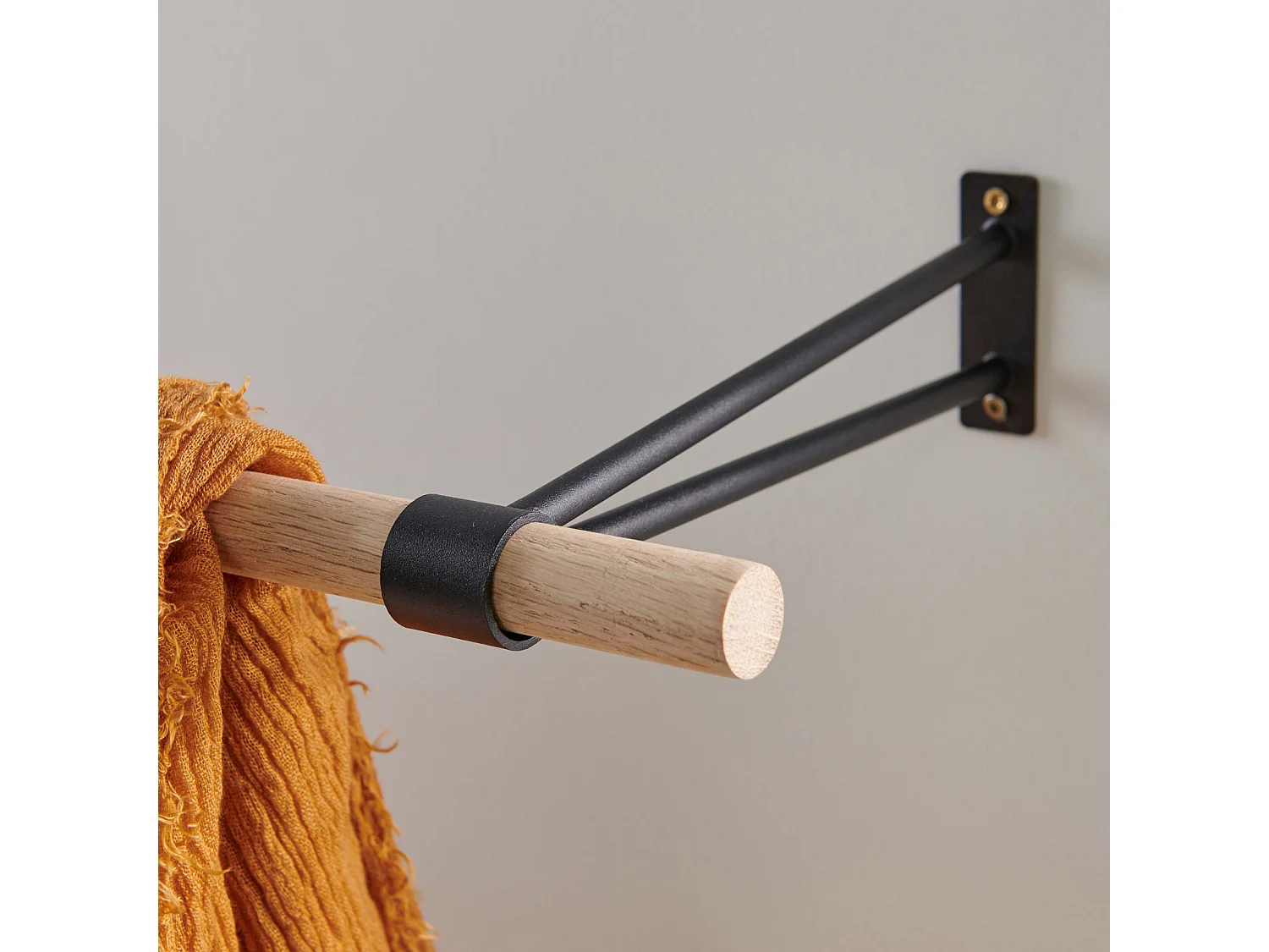 Ysia wandkast van hout en metaal