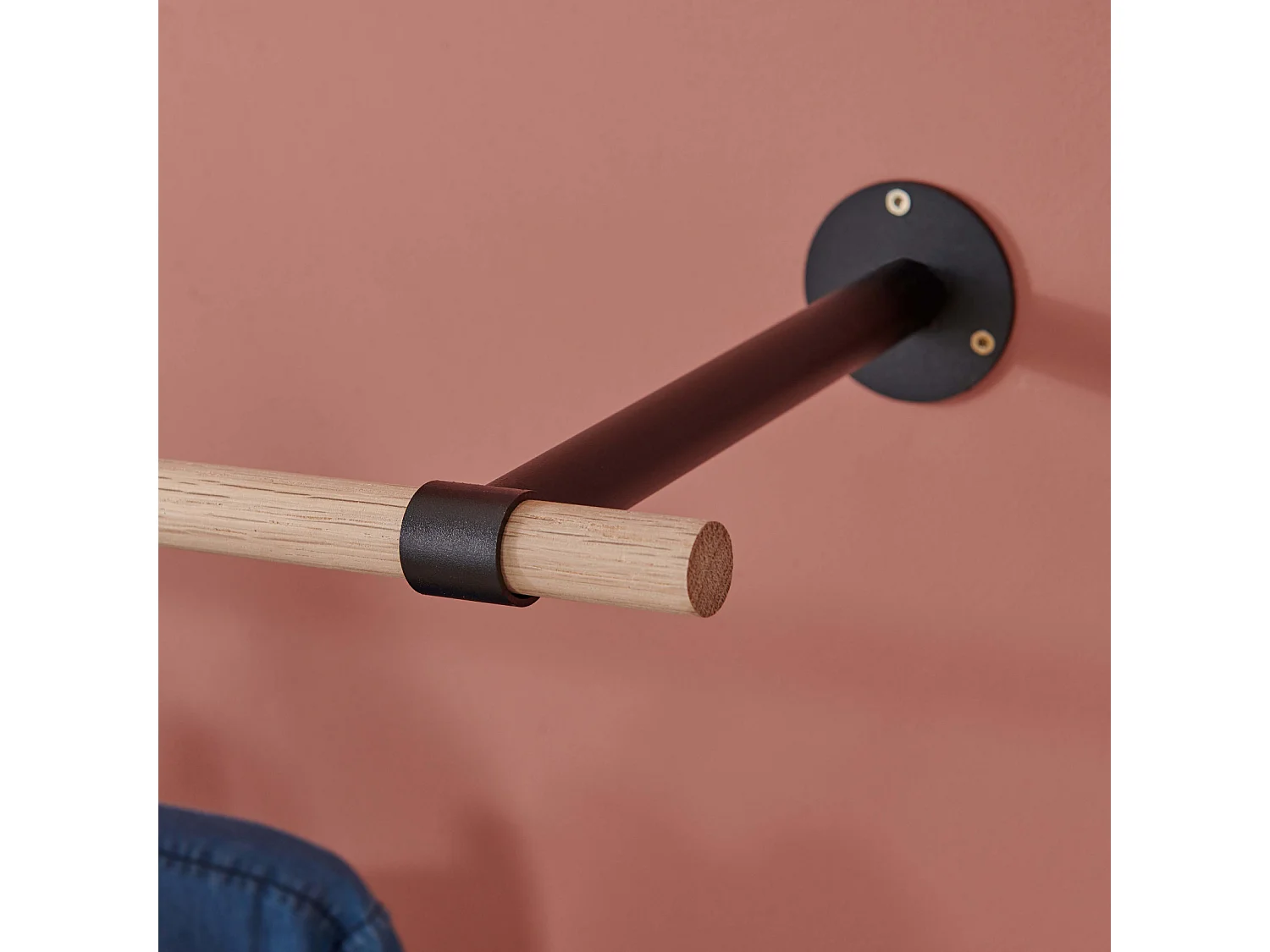 Lola wandkast van hout en metaal