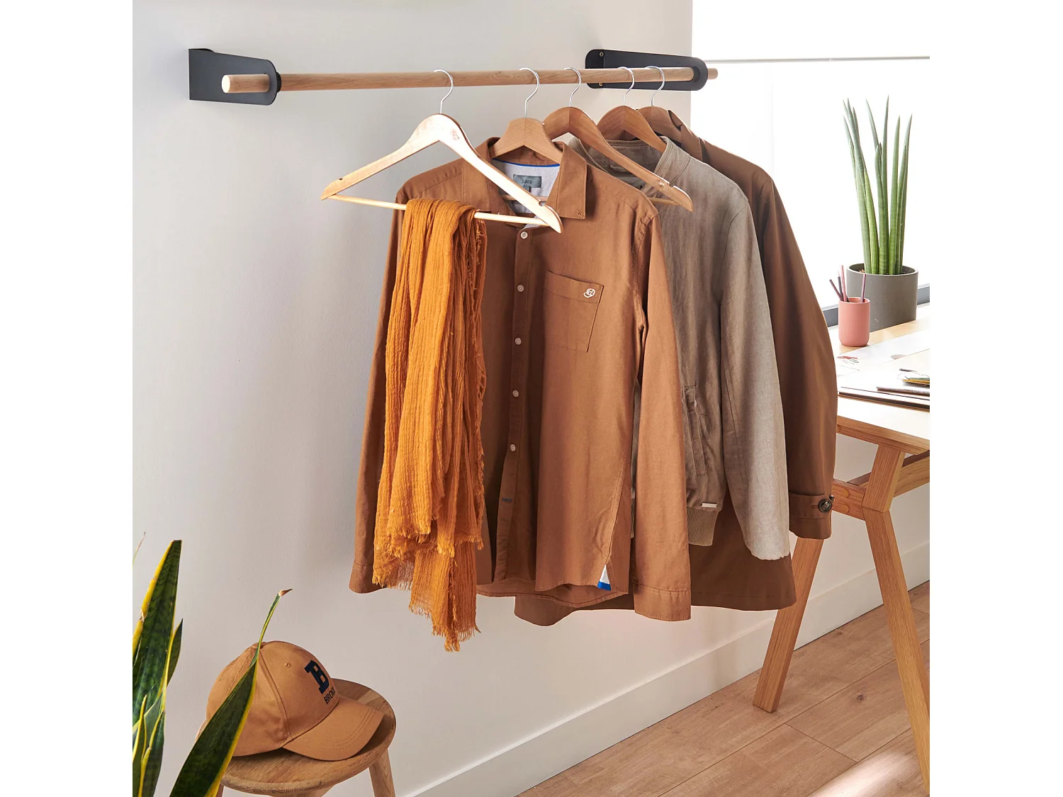 Yuri wandkast van hout en metaal