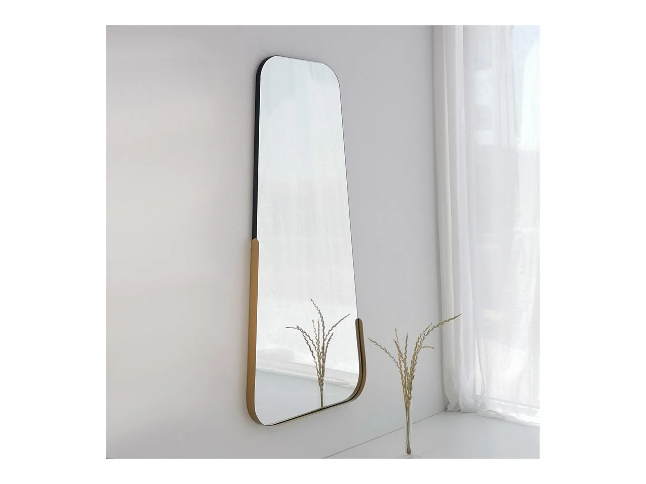 Espelho Dourado Elegante - Transforme Seu Espaço com Glamour