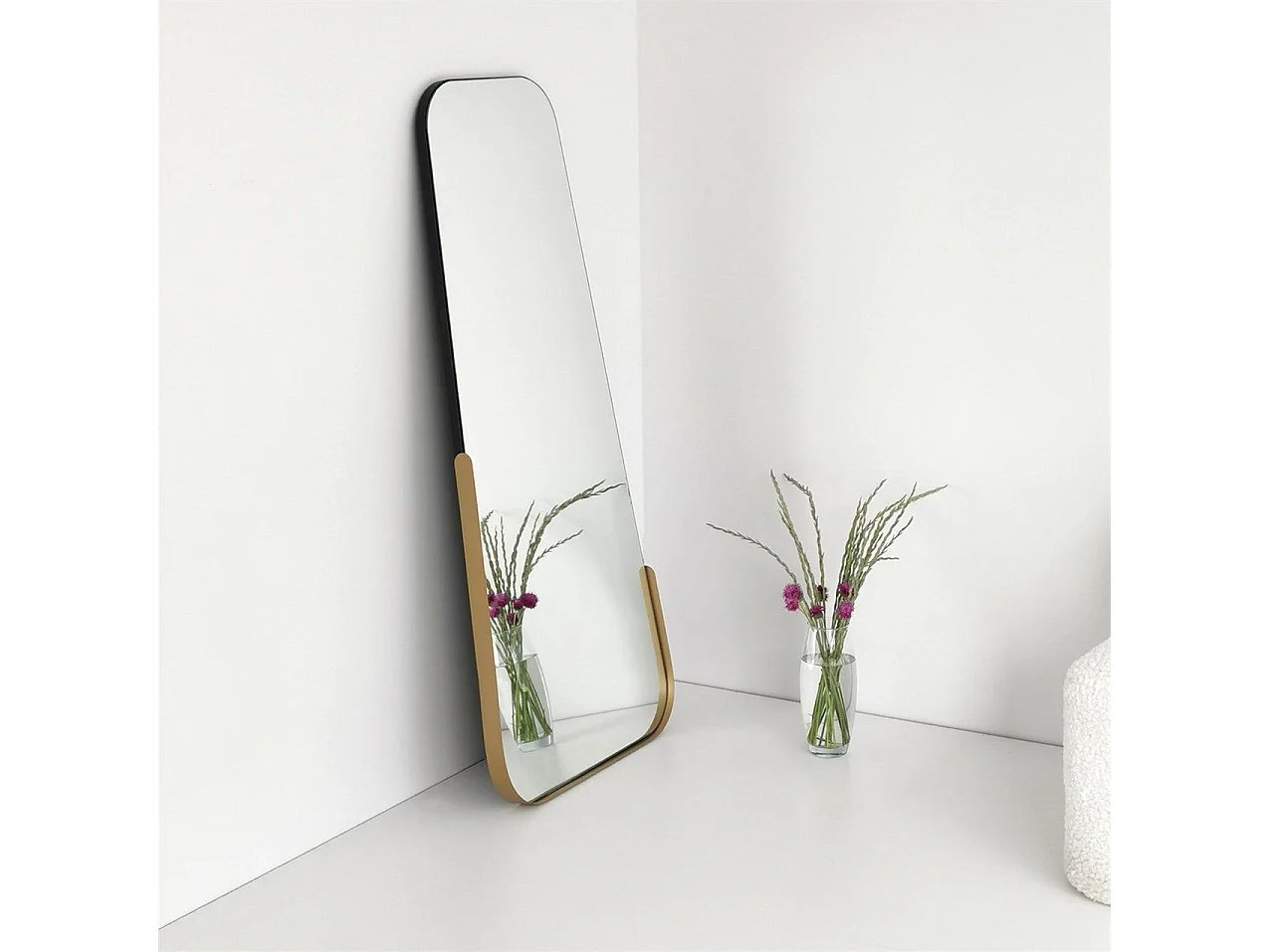 Espelho Dourado Elegante - Transforme Seu Espaço com Glamour