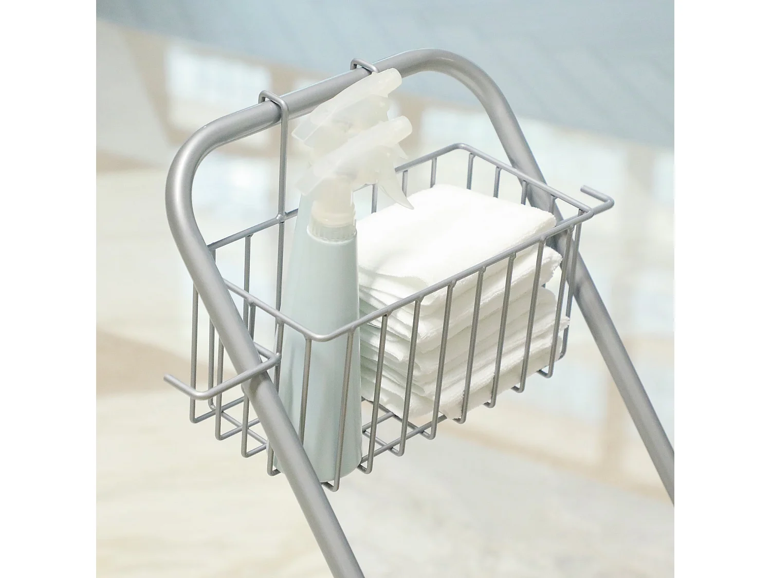 Carro de Limpeza HOMCOM com Balde e Escorredor a Pressão - Capacidade de 26L, Amarelo