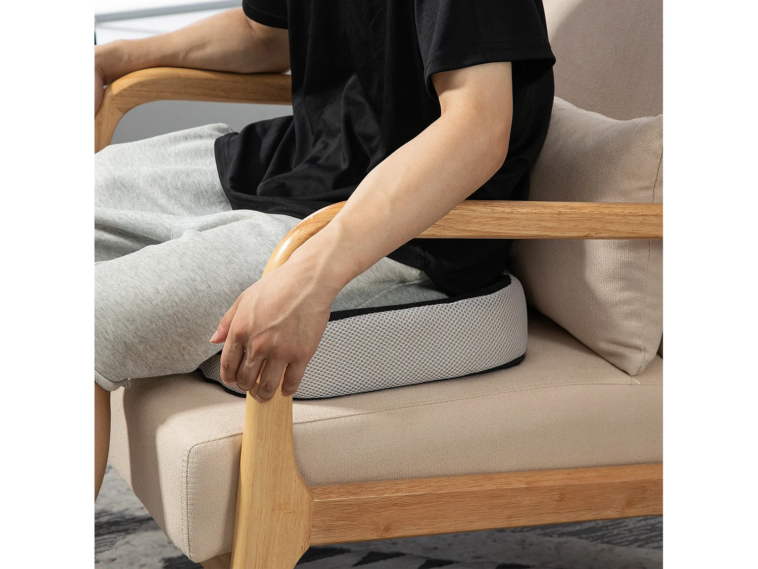 Almofada de Assento HOMCOM em Espuma de Viscoelástica com Base Antiderrapante - 44x39x13 cm em Preto