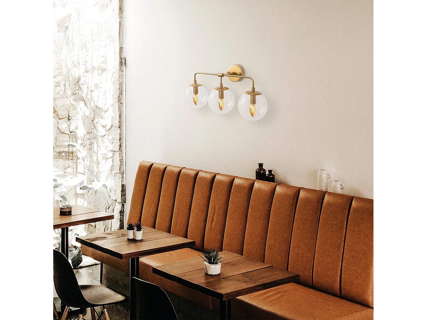 Candeeiro de Parede Elegante em Dourado - Design Moderno e Sofisticado