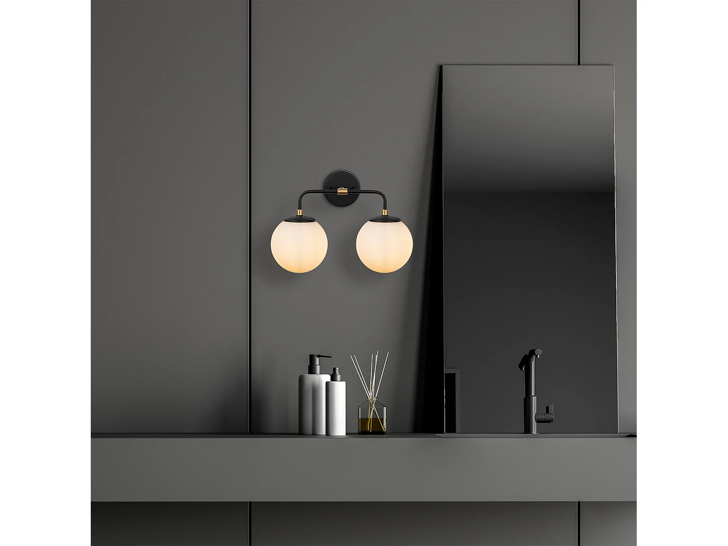 Candeeiro de Parede Elegante com Tampa de Vidro - Horn 12212