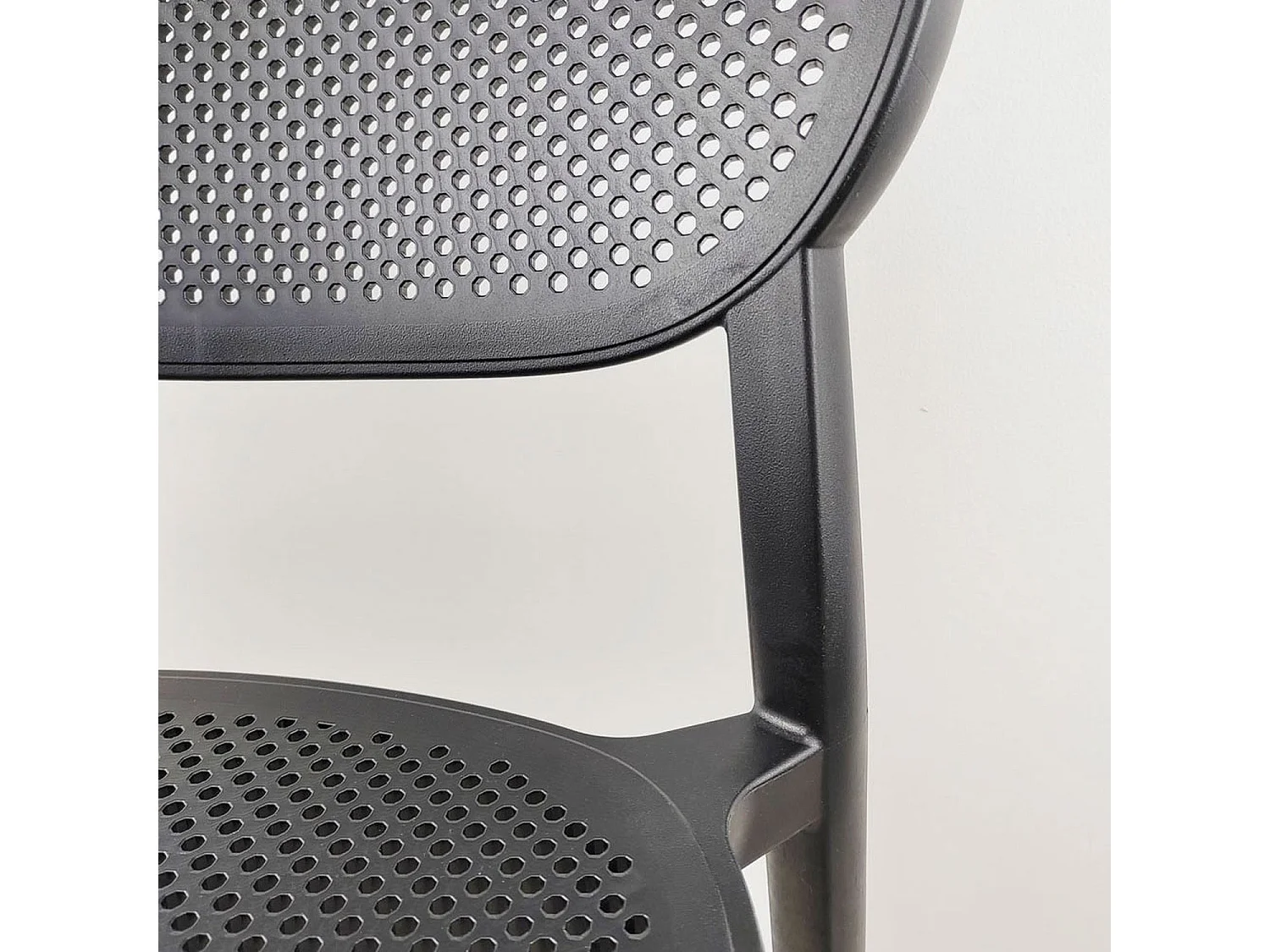 4 chaises en polymère empilables pour intérieur et extérieur