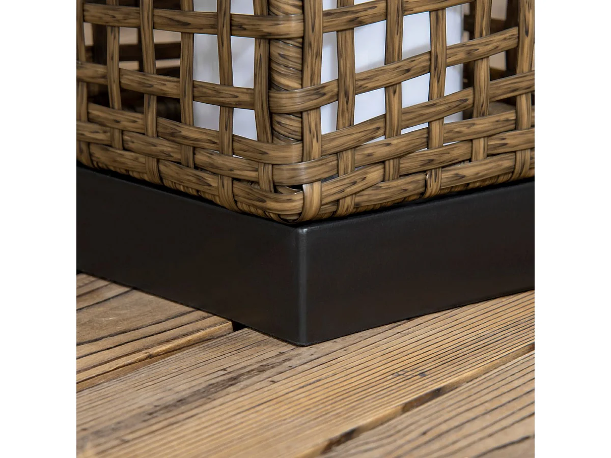 Candeeiro Solar de Jardim Outsunny com Vime Sintético e Luz LED - Elegância para Espaços Externos