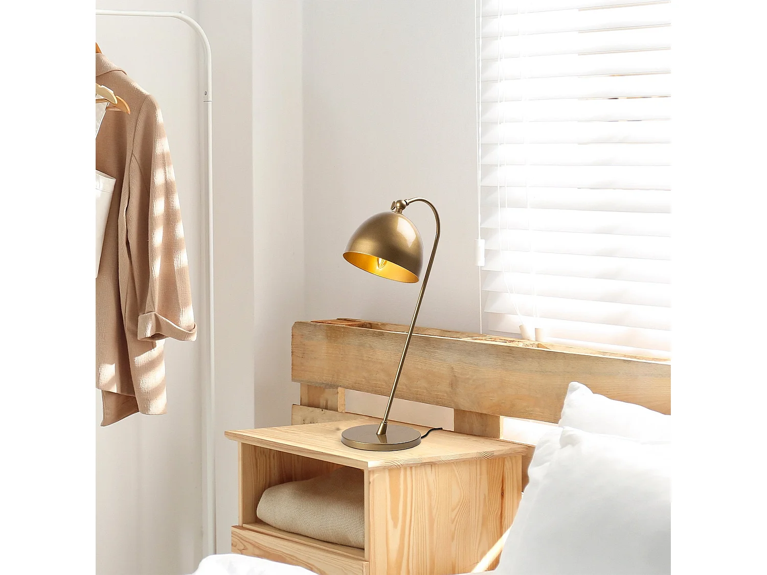 Candeeiro de Mesa Acuka - Elegância e Modernidade para o Seu Espaço