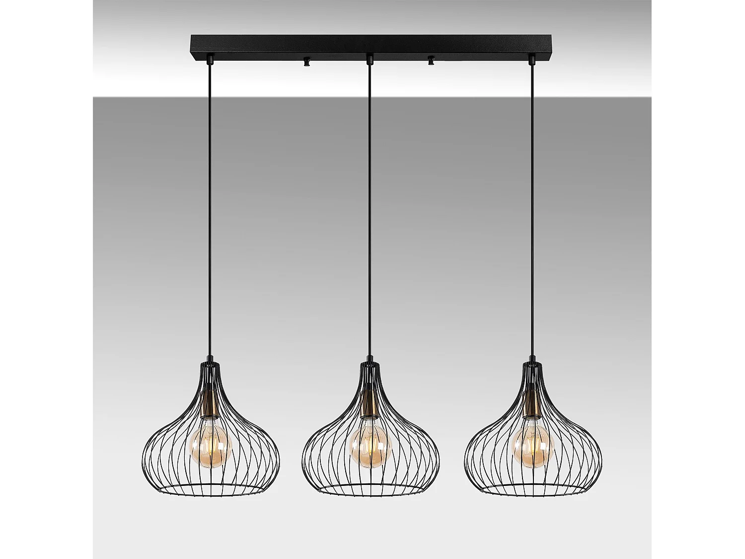 Candeeiro de Metal Preto Teldamla 11910 - Elegância e Sofisticação para o Seu Espaço