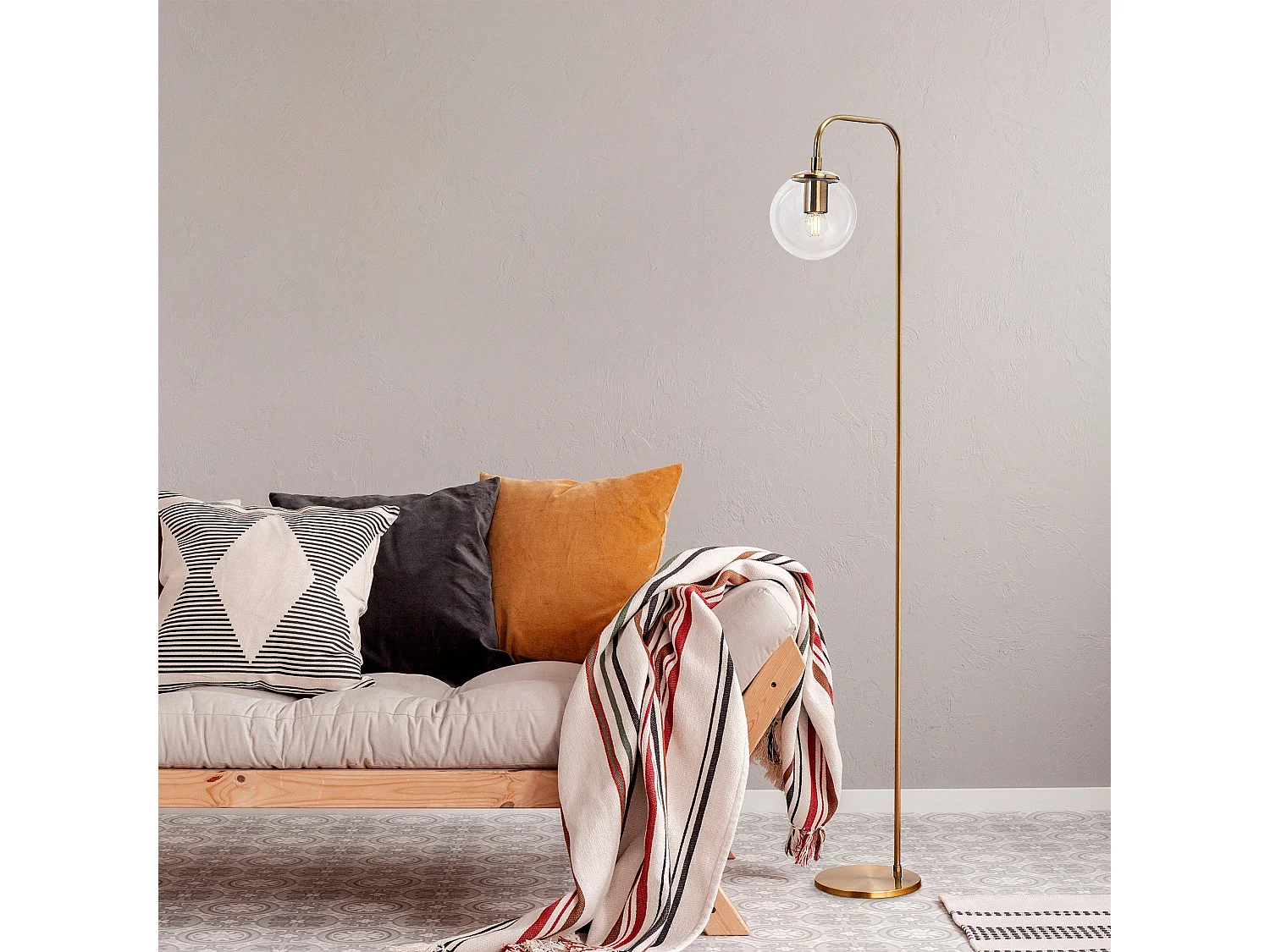 Candeeiro de Pé Viran 10950 - Elegância e Estilo para o Seu Espaço