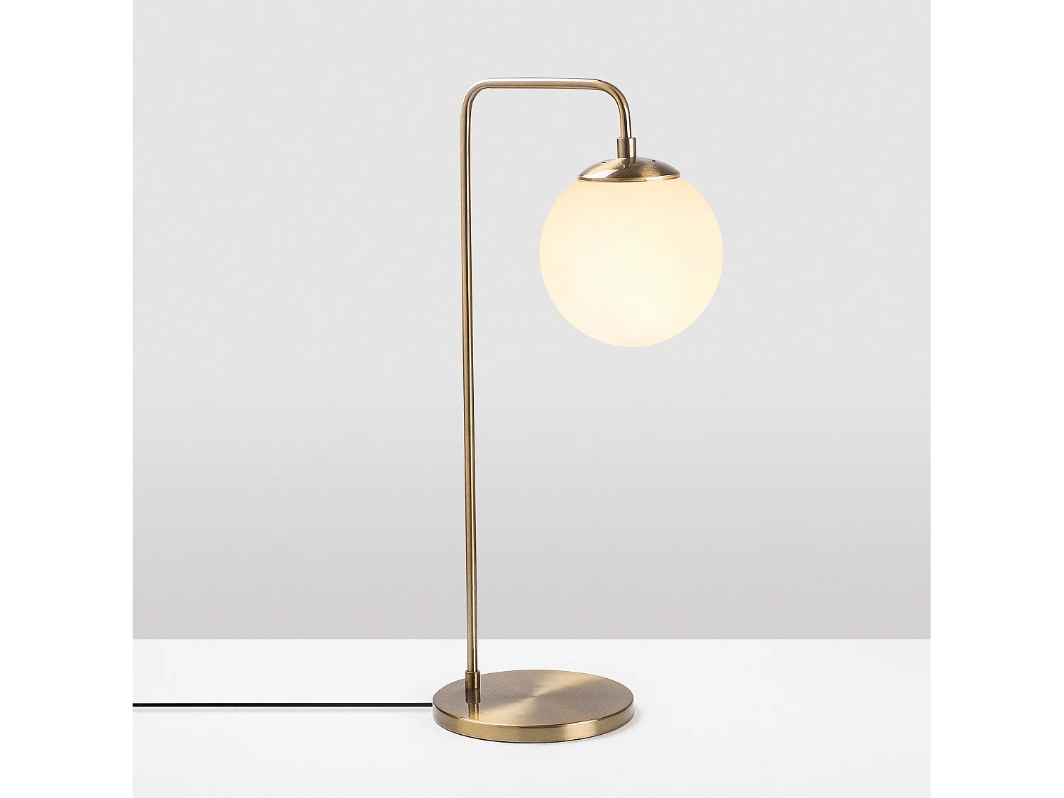 Candeeiro de Mesa Elegante Viran - Design Moderno e Sofisticado