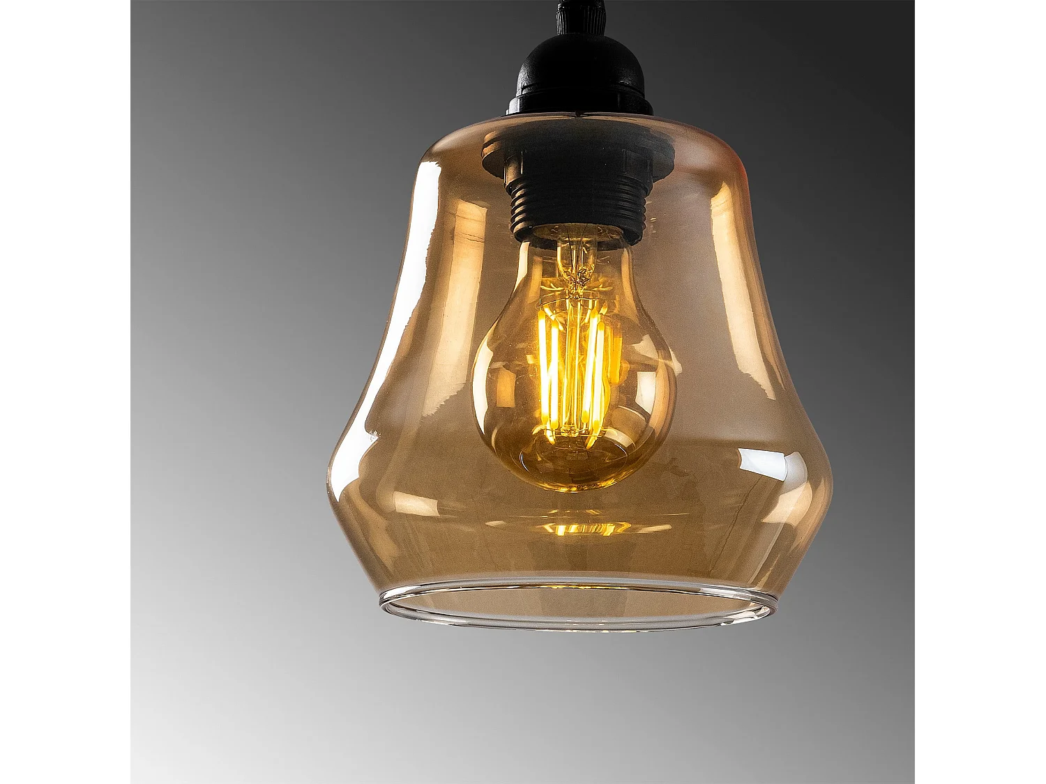 Candeeiro Dourado Elegante - Design Sofisticado para Todos os Ambientes