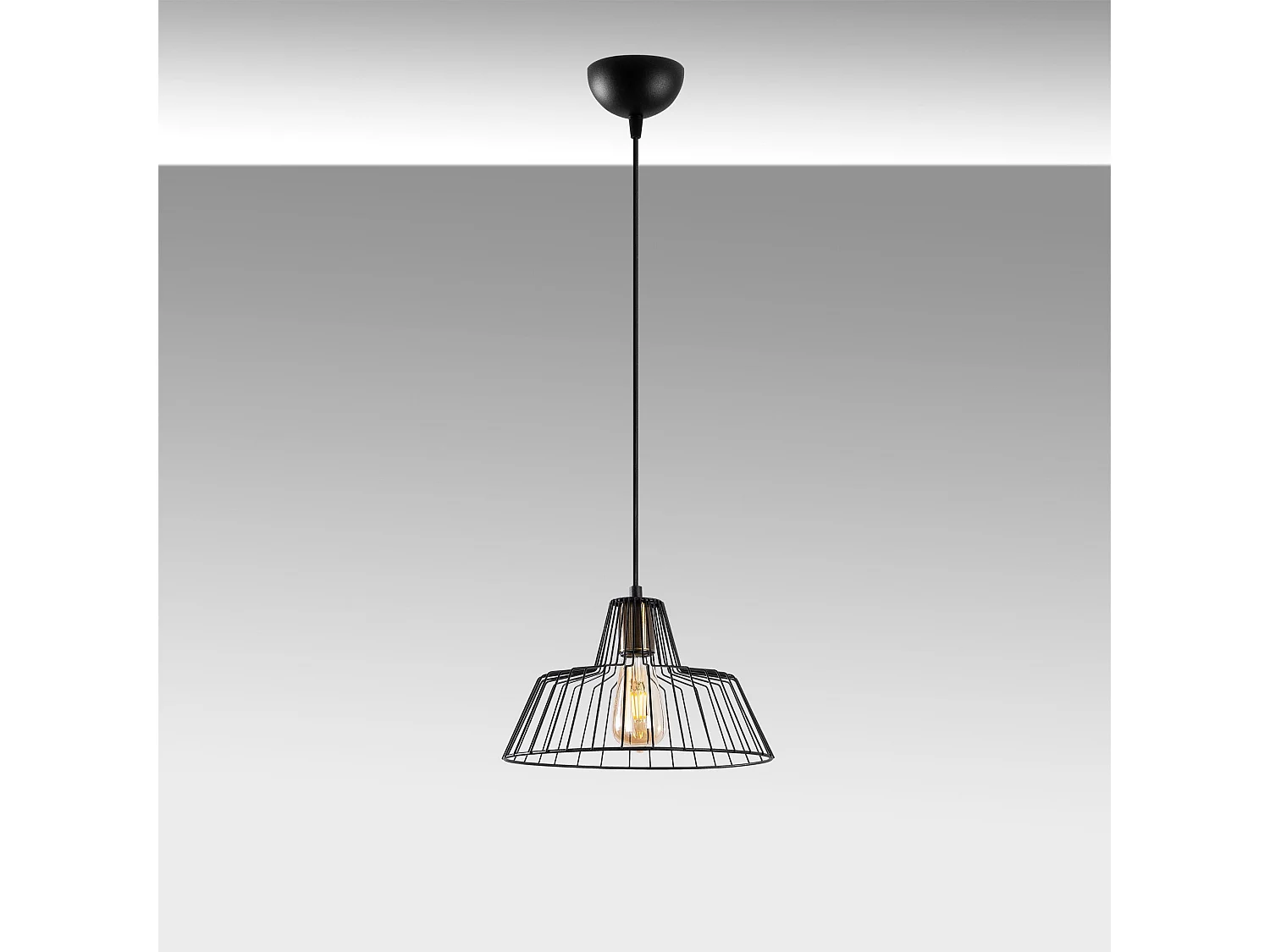 Candeeiro de Metal Preto Hakcu - Elegância e Sofisticação para o Seu Espaço