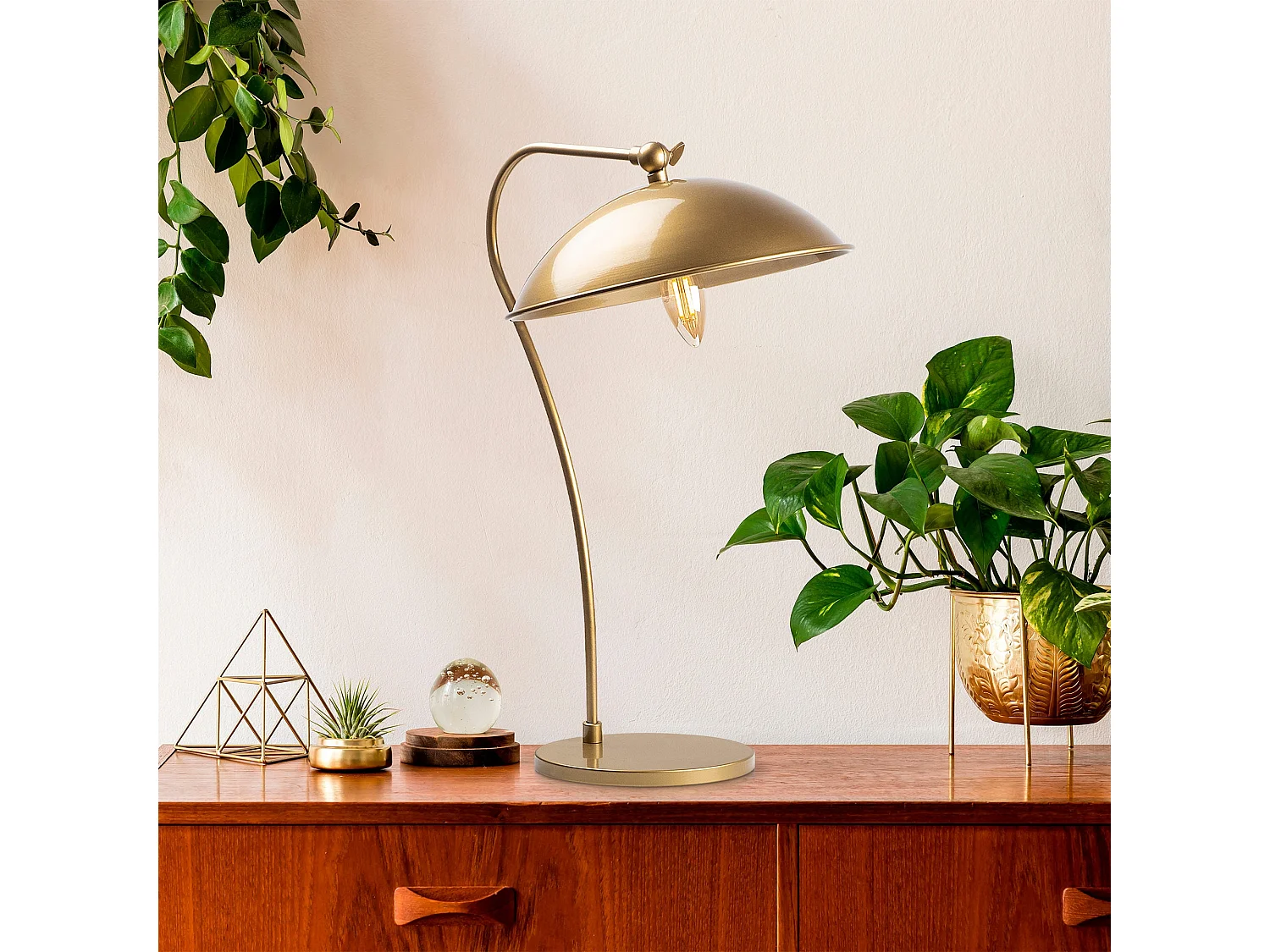 Candeeiro de Mesa Elegante Epika 12251 - Luxo e Modernidade