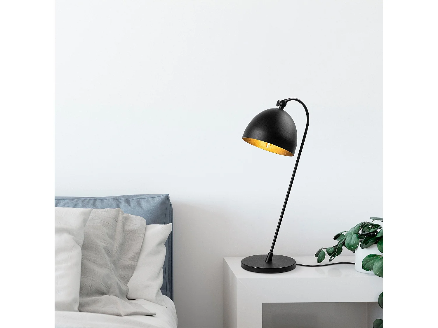 Candeeiro de Mesa Moderno em Preto e Dourado - Elegância e Estilo