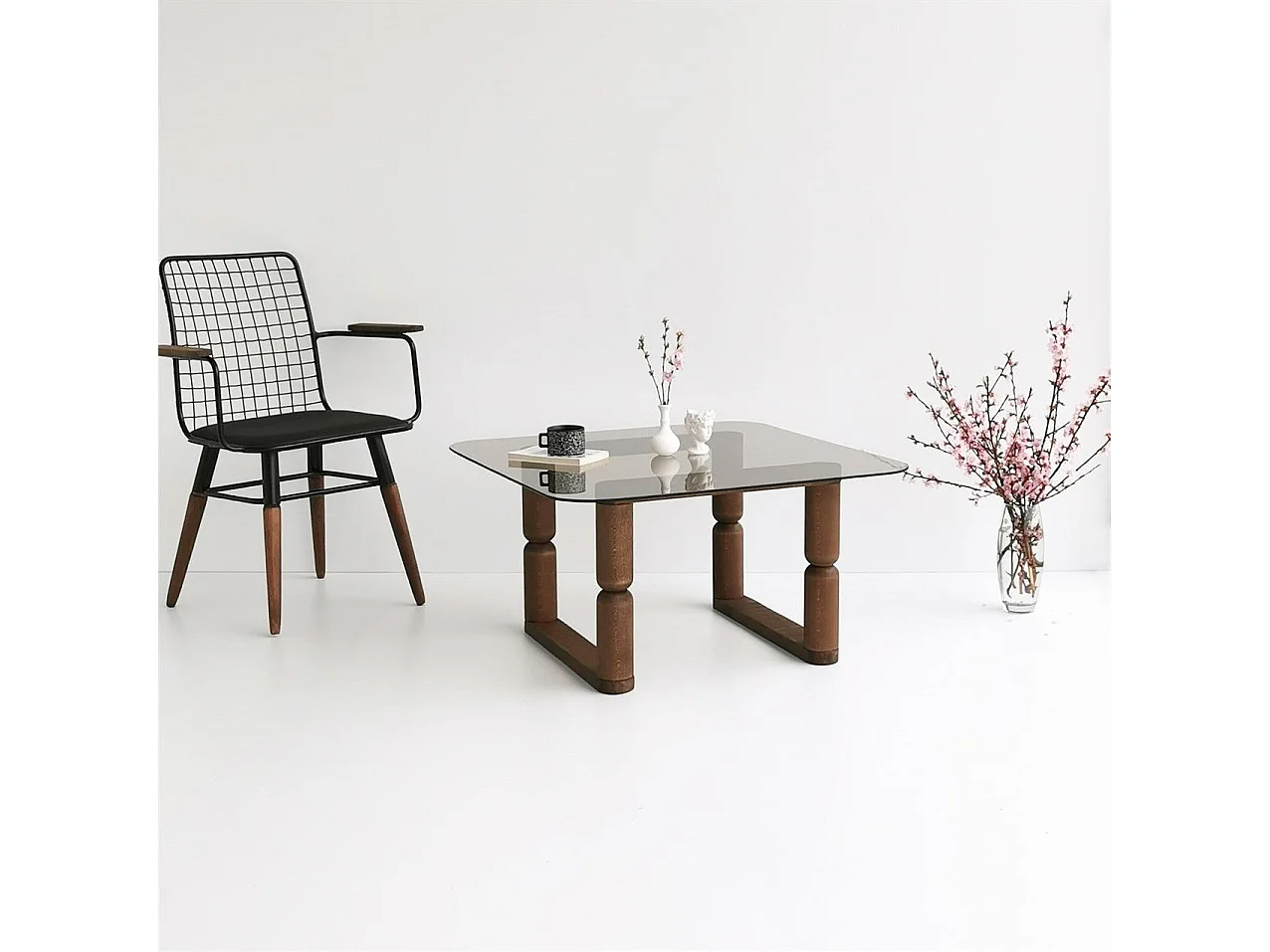 Table basse carré Mizdar 80x80cm Bois massif foncé et Verre fumé