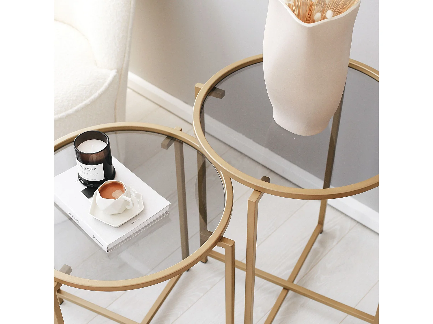 Table basse Extrahere Ø50x50cm Métal Or et Verre Trempé Fumé