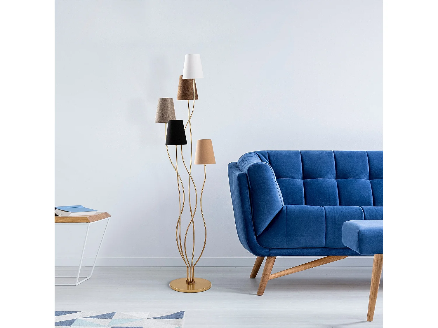 Candeeiro de Pé Elegante Bonibon - Design Moderno e Funcionalidade Superior