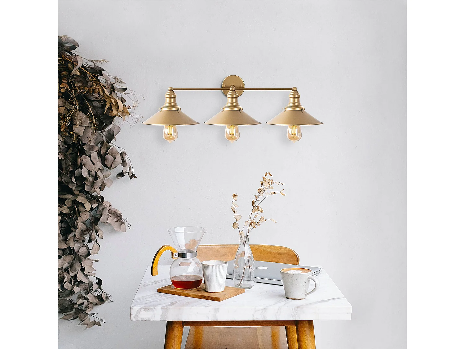 Candeeiro de Parede Metálico Dourado Conical - Elegância e Sofisticação para Sua Casa