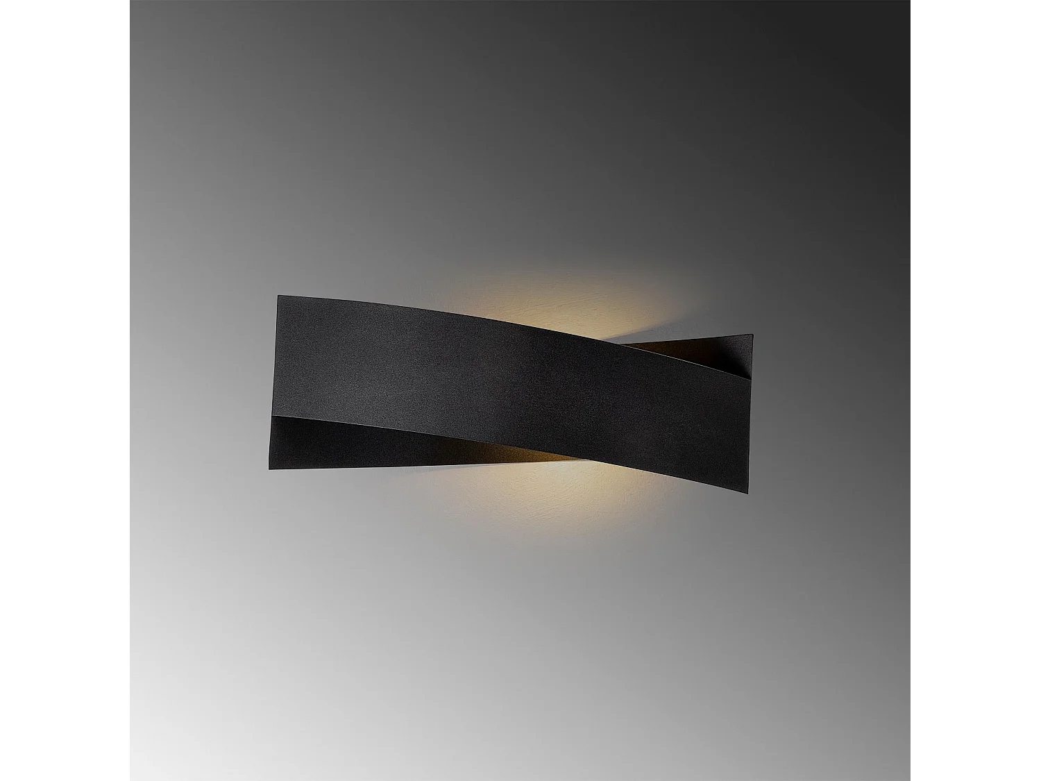 Candeeiro de Parede Preto - Elegância e Estilo para o Seu Espaço