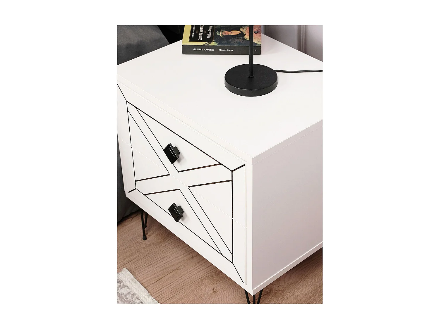 Mesa de Cabeceira Luna Branca – Elegância e Funcionalidade para o Seu Quarto